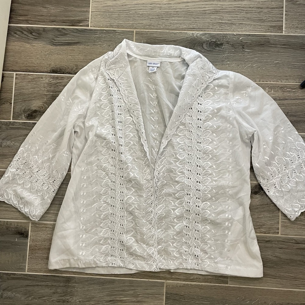 Vicki Wayne Women's Size‎ 16 White Ultra Light Weight Cardigan Eyelet Scalloped